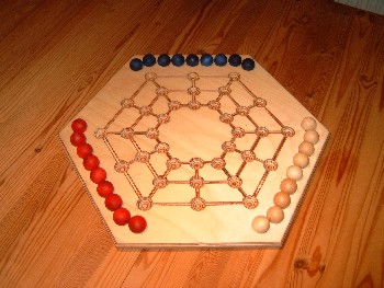 Spielbrett mit Kugeln